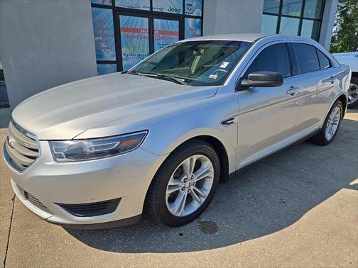2017 Ford Taurus SE