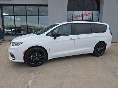 2026 Chrysler Pacifica L