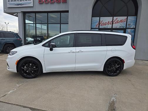 2026 Chrysler Pacifica L