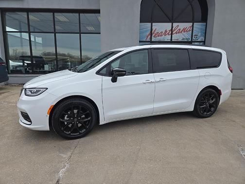 2026 Chrysler Pacifica L