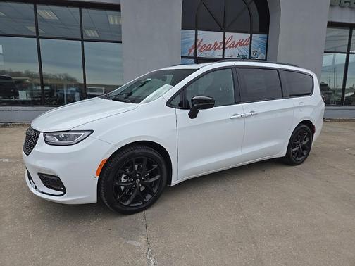 2026 Chrysler Pacifica L