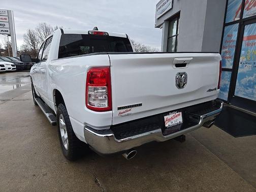 Bright White Clearcoat 2022 RAM 1500 Big Horn/Lone Star