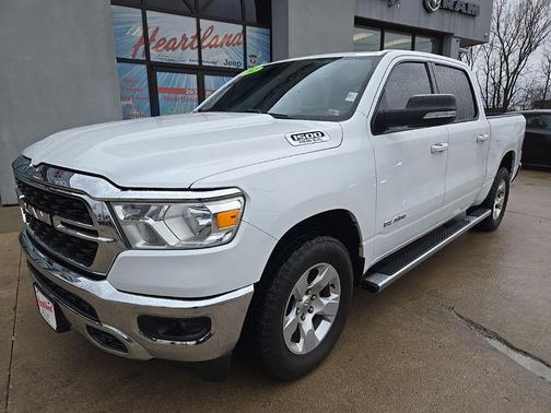 Bright White Clearcoat 2022 RAM 1500 Big Horn/Lone Star