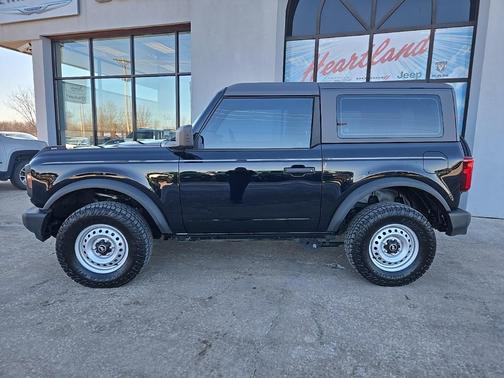 2022 Ford Bronco Base