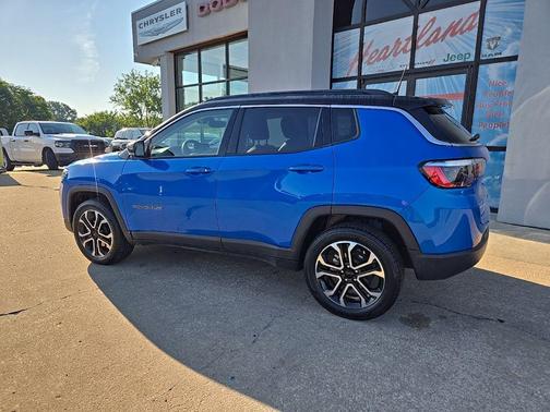Laser Blue Pearlcoat 2022 Jeep Compass Limited