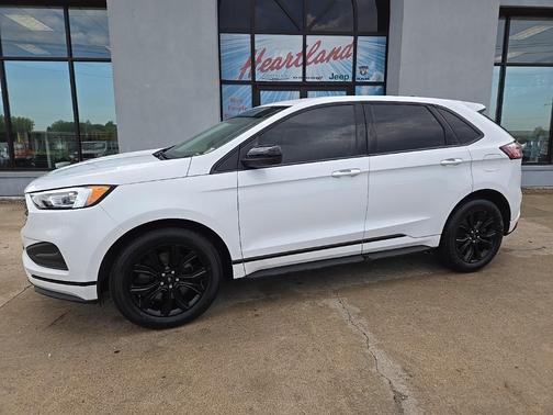 2022 Ford Edge SE
