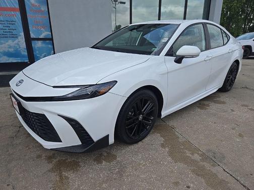 Ice Cap 2025 Toyota Camry SE