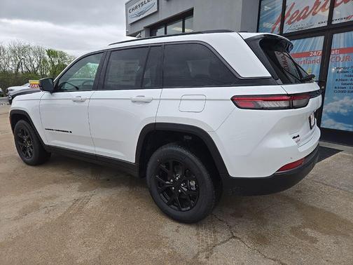 Bright White Clear-Coat Exterior Paint 2026 Jeep Grand Cherokee Altitude
