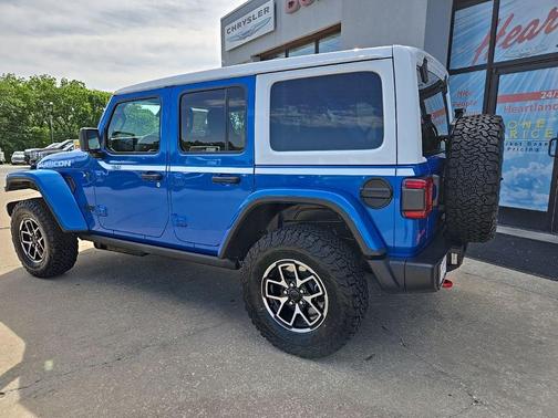 Hydro Blue Pearl-Coat Exterior Paint 2026 Jeep Wrangler Rubicon