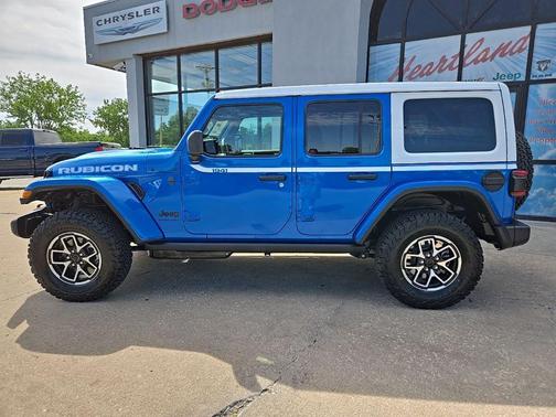 Hydro Blue Pearl-Coat Exterior Paint 2026 Jeep Wrangler Rubicon