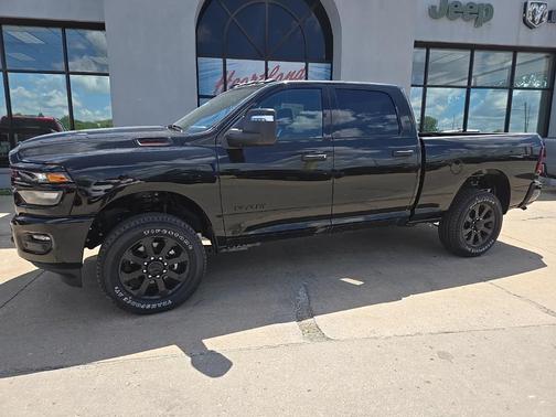 2025 RAM 2500 Big Horn Crew Cab 4x4 6'4' Box