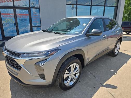 2025 Chevrolet Trax LS