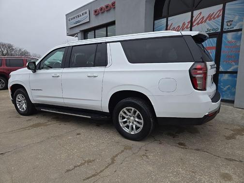 2024 Chevrolet Suburban LT