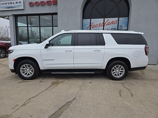 2024 Chevrolet Suburban LT