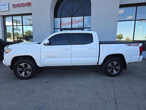 2017 Toyota Tacoma TRD Sport