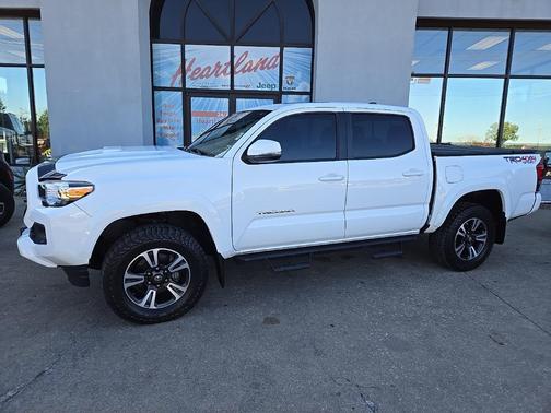 2017 Toyota Tacoma TRD Sport