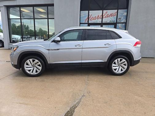 Pyrite Silver Metallic 2022 Volkswagen Atlas Cross Sport 3.6L V6 SE w/Technology