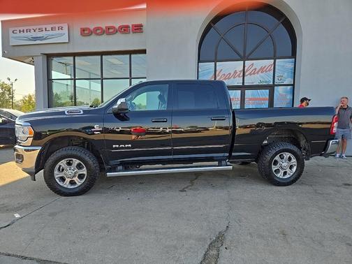 2020 RAM 2500 Big Horn Crew Cab 4X4 6'4' Box