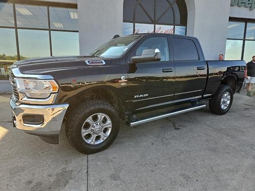 2020 RAM 2500 Big Horn Crew Cab 4X4 6'4' Box