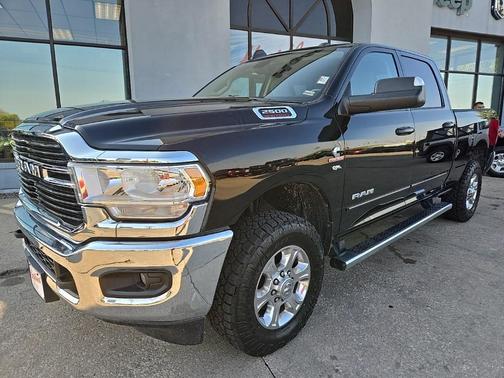 2020 RAM 2500 Big Horn Crew Cab 4X4 6'4' Box