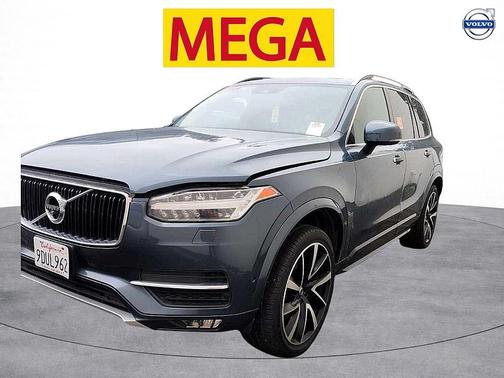 2018 Volvo XC90 T6 Momentum