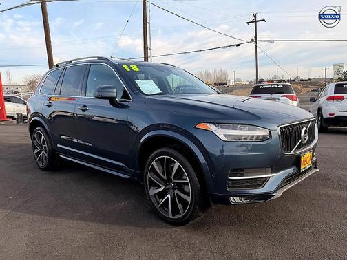 2018 Volvo XC90 T6 Momentum