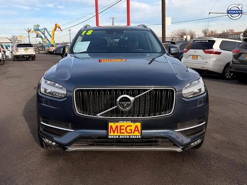 2018 Volvo XC90 T6 Momentum