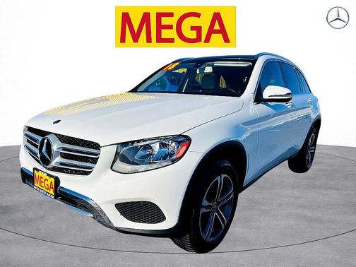 White 2018 Mercedes-Benz GLC 300 4MATIC SUV