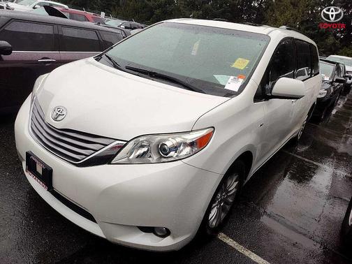 2017 Toyota Sienna XLE