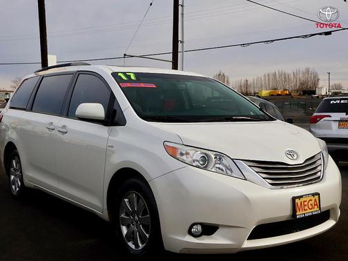 2017 Toyota Sienna XLE