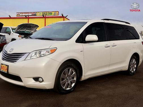 2017 Toyota Sienna XLE
