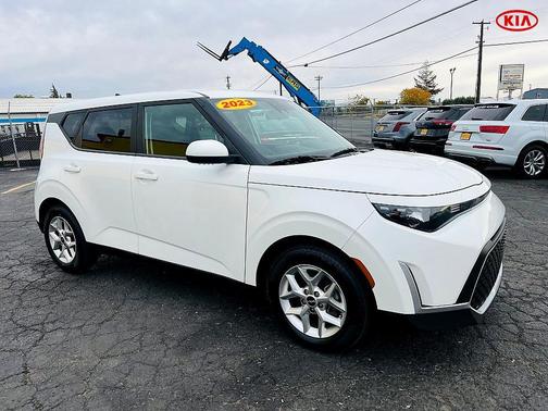 2023 Kia Soul LX