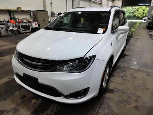 Bright White Clearcoat 2018 Chrysler Pacifica Hybrid Touring L