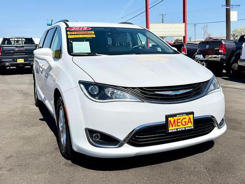 Bright White Clearcoat 2018 Chrysler Pacifica Hybrid Touring L