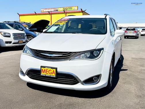 Bright White Clearcoat 2018 Chrysler Pacifica Hybrid Touring L