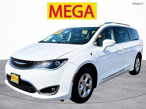 Bright White Clearcoat 2018 Chrysler Pacifica Hybrid Touring L