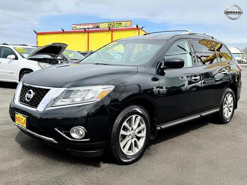 2016 Nissan Pathfinder SV