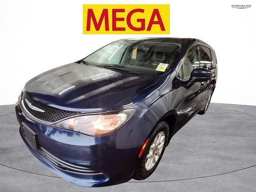 2020 Chrysler Voyager LX