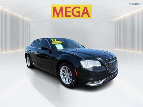 Gloss Black 2017 Chrysler 300 Limited