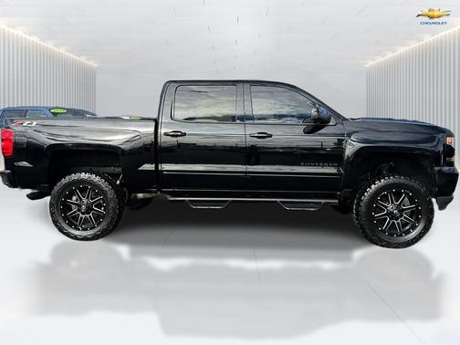 Black 2018 Chevrolet Silverado 1500 2LT