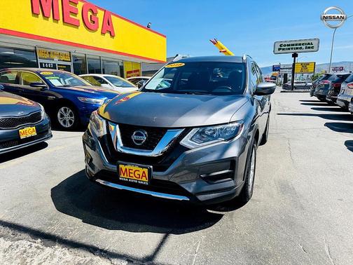 2018 Nissan Rogue SV