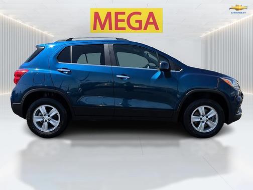 Pacific Blue Metallic 2019 Chevrolet Trax LT