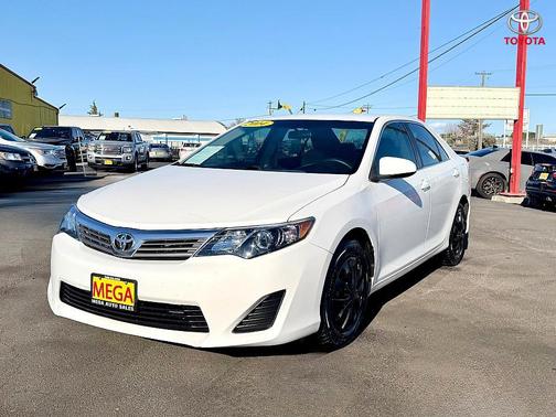 2014 Toyota Camry LE