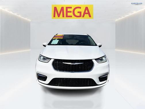 Bright White Clearcoat 2023 Chrysler Pacifica Touring L