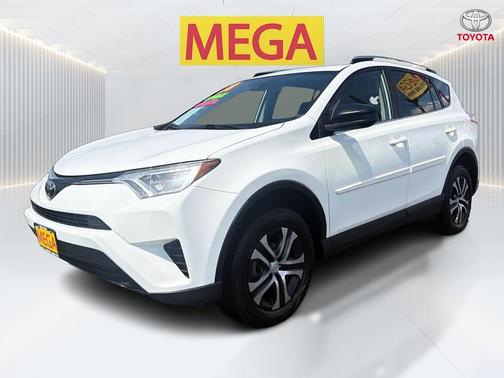Super White 2018 Toyota RAV4 LE
