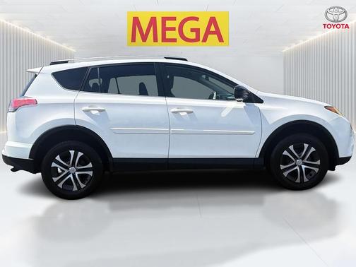 Super White 2018 Toyota RAV4 LE