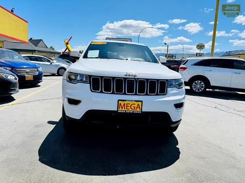2019 Jeep Grand Cherokee Laredo