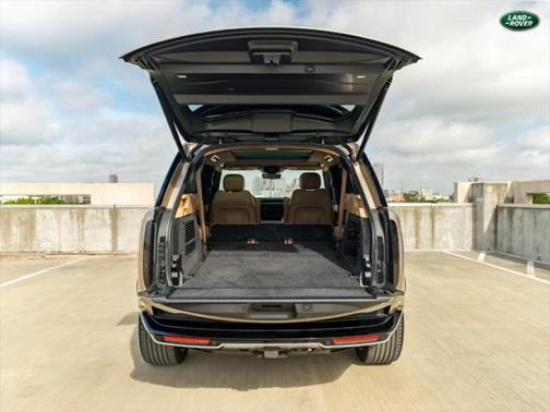 2023 Land Rover Range Rover P530 SE