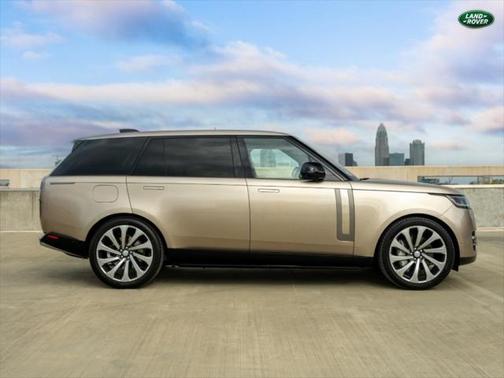 2023 Land Rover Range Rover P530 SE