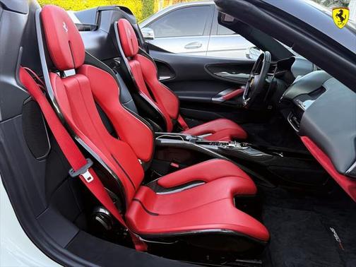 2022 Ferrari SF90 Spider Base
